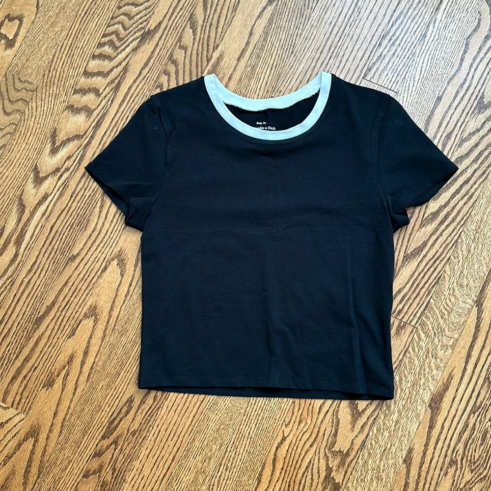 NWOT Abercrombie baby tee